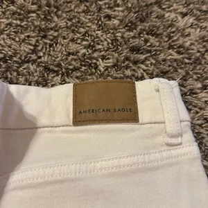 American Eagle Curvy Hi-Rise Shortie Jean Shorts 18 White thumbnail 3