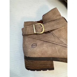Born Brown Leather Distressed Ankle Boots Womens 8 Boho Fall Chunky Lug Casual thumbnail 13