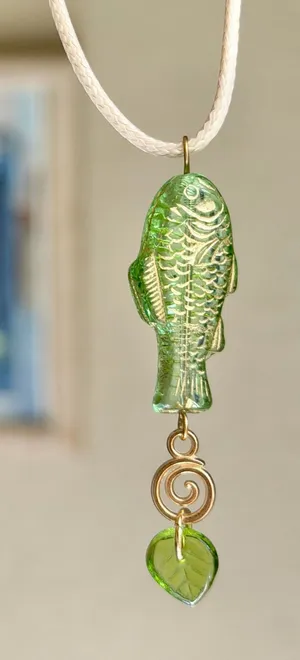 Handmade quality Czech glass green fish boho funky necklace🌀🐟💙 thumbnail 1