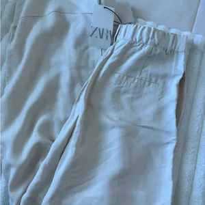 NWT Zara Women's Cream Flare Pants thumbnail 9