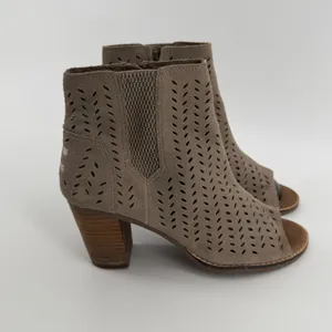 TOMS Majorca Taupe Suede‎ Perforated Peep Toe Booties Womens Heel Shoes thumbnail 3