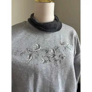 Vintage Floral Rose Sweatshirt 90s Double Collar Grey Rhinestone Pullover M thumbnail 2