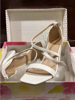 Delicious White Strappy Block Heel Sandals Size 5.5 thumbnail 2