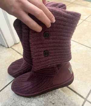 UGG Sweater thumbnail 4