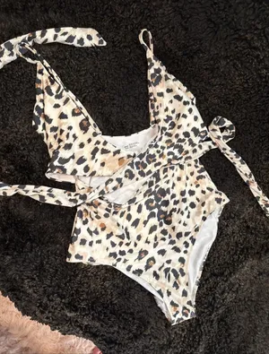 Aerie One Piece Swimsuit M Animal Print Wrap Bow Front Full Coverage thumbnail 1
