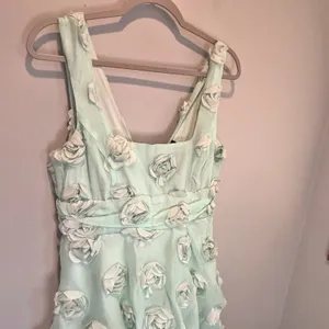 Lulus NWT Mint Green 3D Rosette Tiered Midi Dress - size Medium thumbnail 3