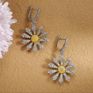 Boutique Sparkling Daisy Earrings 925 silver plated NWT thumbnail 2