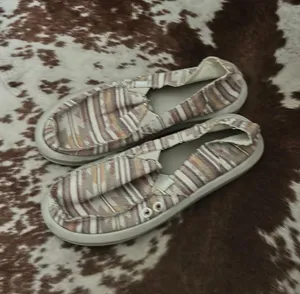 Sanuk Women’s thumbnail 1