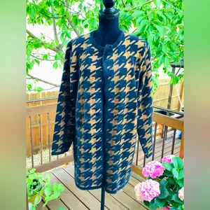 Women’s practical sweater jacket 🧡🖤🧡 thumbnail 4