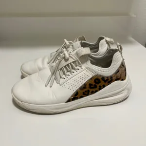 Clove‎ Cheetah Healthcare Nursing Sneakers size 7.5 thumbnail 3