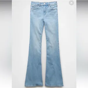 Women’s American Eagle Jeans thumbnail 3