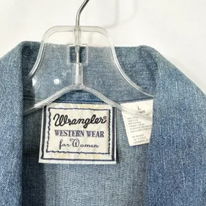 VTG Wrangler Western Wear Large Denim Shirt Blue‎ Grommet Studded Shacket 1234 thumbnail 3