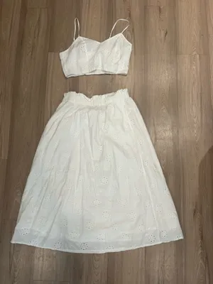 Two piece set thumbnail 1