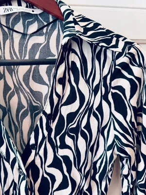 Zara Black White Geometric Print Blouse Career Button Down S thumbnail 4