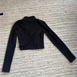 Aritzia black Sunday Best quarter zip crop long sleeve in xs thumbnail 2