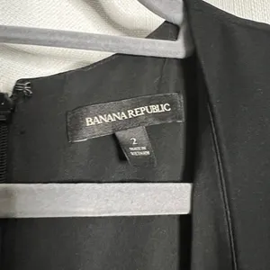 Banana Republic Black V Neck Jumpsuit Medium thumbnail 3