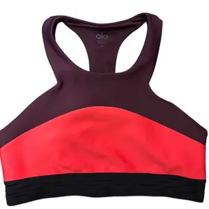 ALO YOGA Endear Bra size M run jog workout EUC thumbnail 1