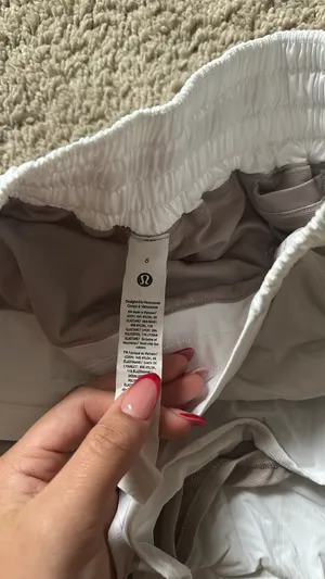 Lululemon Hotty Hot Shorts 2.5" thumbnail 2