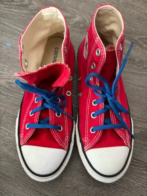 Unisex Converse All Star Chuck Taylor High-Top Sneakers Sz. 3 kids thumbnail 2