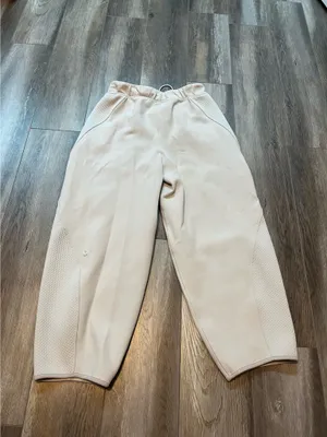 Lululemon Mixed Fabric Relaxed-Fit Tapered High-Rise Pant in Bone thumbnail 4