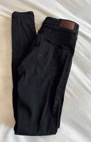 Ladies Hollister Black Skinny Jeans thumbnail 1