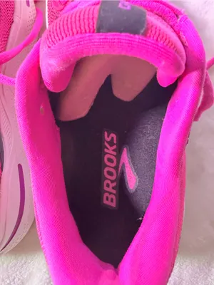 Brooks Ghost Max Women's Running Shoe - Hot Pink & Black thumbnail 10