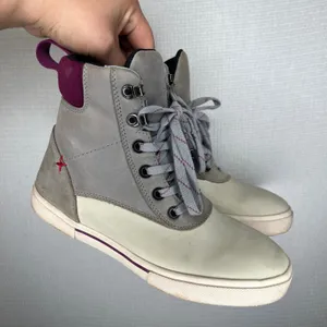 XTRATUF Salmon Sisters Leather Ankle Deck Boots Grey Cream LALW-104 Womens 7 thumbnail 1