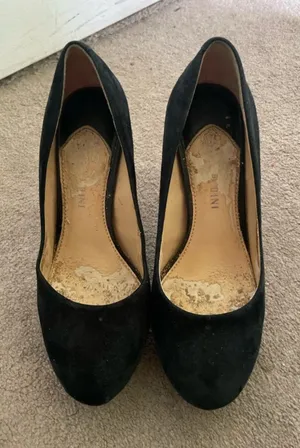 Gianni Bini Black Suede Round-Toe Pumps thumbnail 1