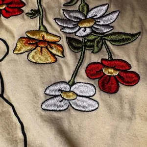 Disney Winnie the Pooh Embroidered Bee Flower T-Shirt Light‎ Yellow POSJ773-4L17 thumbnail 3