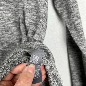 Aerie Women Gray Long Sleeve Tee‎ Crochet Lace Shoulder Detail Top Sz S thumbnail 5