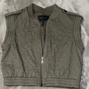Green vest thumbnail 1