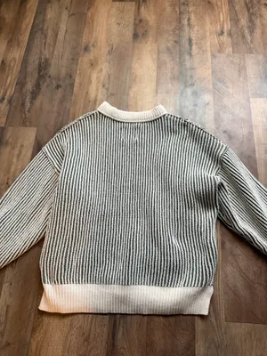 aerie sweater thumbnail 2