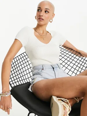 Abercrombie & Fitch V-Neck Short Sleeve Bodysuit — Cream thumbnail 1