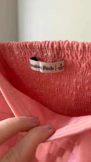 Abercrombie Smocked Top Puff Sleeve Crop thumbnail 4