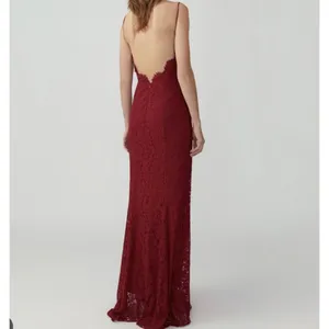 Fame and Partners The Everett Gown Floral Lace High Slit Maroon Red 0‎ thumbnail 2