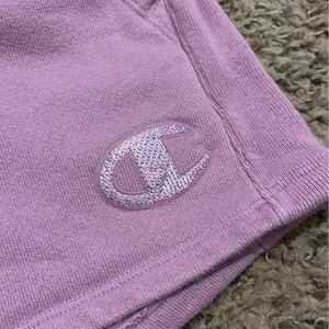 Champion shorts-Size Large thumbnail 2