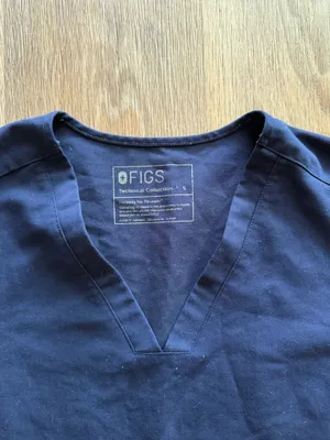 FIGS Scrub Top Casma thumbnail 4