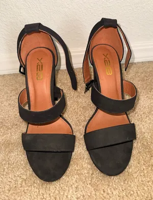 Black heels Size 7.5 thumbnail 1