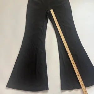 NWT Large Halara Black Wash Criss Cross Waist Flare Stretch Jeans thumbnail 4