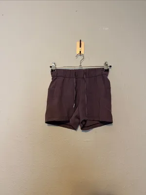 Lululemon On The Fly Short *Woven *2.5" Cherry Cola Size 2 thumbnail 4