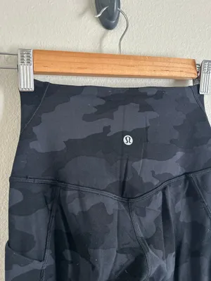 Lululemon Women's Black Gray Camouflage Nylon Lycra Leggings Size 2 thumbnail 3