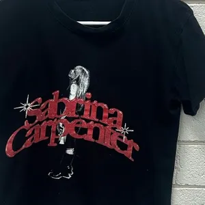 Sabrina Carpenter Black Graphic Tee size M Size M thumbnail 6