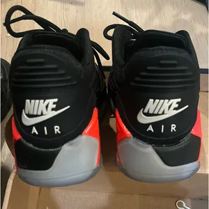 Nike Infrared Jordan Point Lane GS thumbnail 3