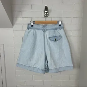 Vintage Liz Wear Liz Claiborne Light Wash Pleated Denim Shorts Size 12 thumbnail 10