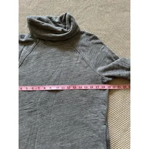 LULULEMON Women's Make a Move Funnel Neck Pullover Sweatshirt Gray Size 6 thumbnail 7