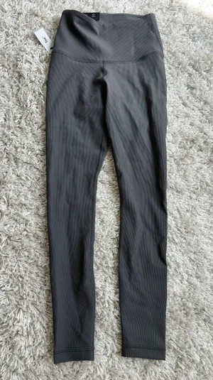 Aritzia Leggings thumbnail 1