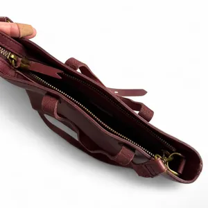 Madewell The Transport Crossbody in Dark Cabernet Leather Zip Closure Preppy thumbnail 9