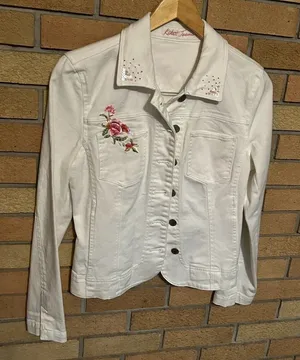 Kikit Jeans Jacket Womens Size Small White Floral Embroidered Cropped Denim thumbnail 1