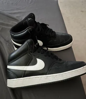 Nike Black White High Top Sneakers thumbnail 1