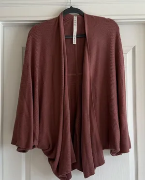 Lululemon Cashlu Knit Textured Wrap in Spiced Chai Size Med/Large thumbnail 1